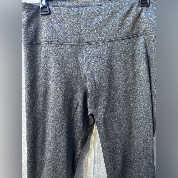 Old Navy Active High-Rise Crop Leggings For Women size XL - Picture 8 of 8